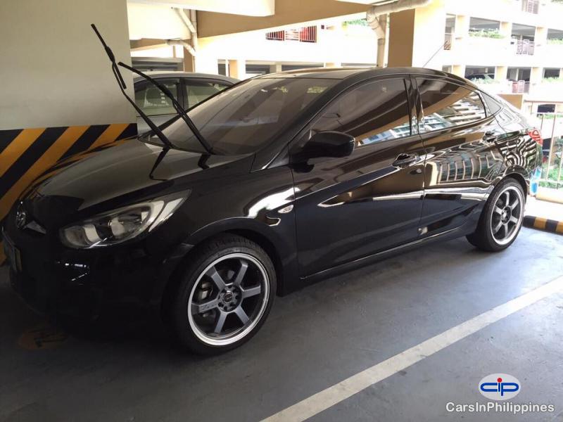 Pictures of Hyundai Accent Automatic