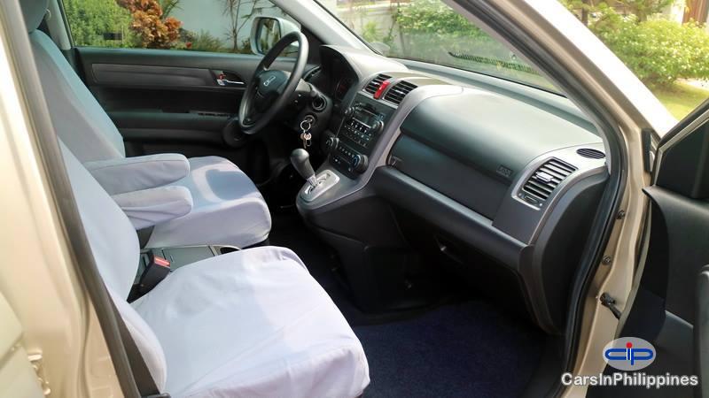 Honda CR-V Automatic - image 4