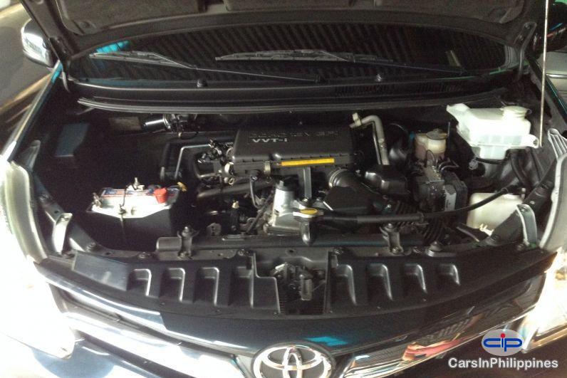 Toyota Avanza Automatic - image 4