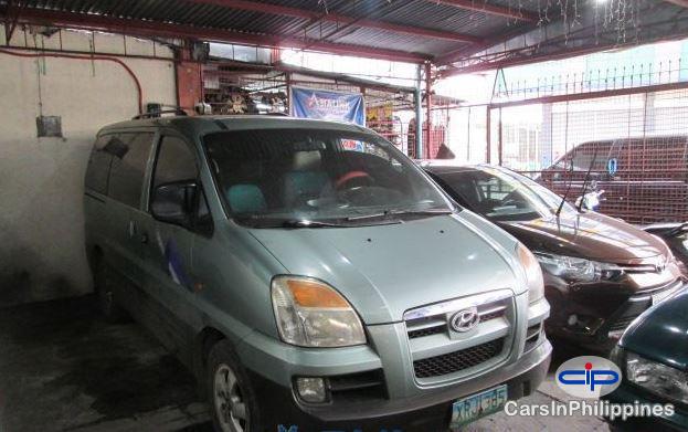 Pictures of Hyundai Starex