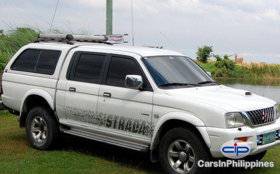 Picture of Mitsubishi Strada Manual