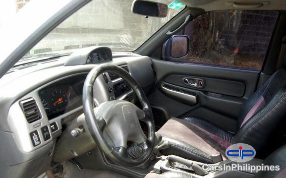 Mitsubishi Strada Manual - image 9