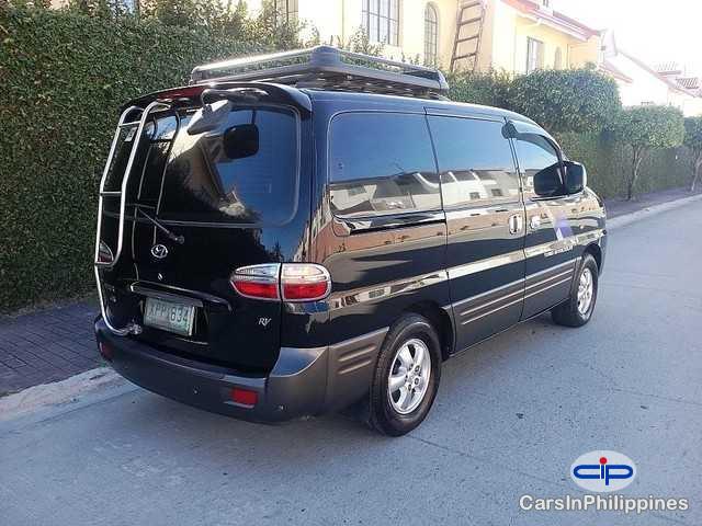 Hyundai Starex - image 2