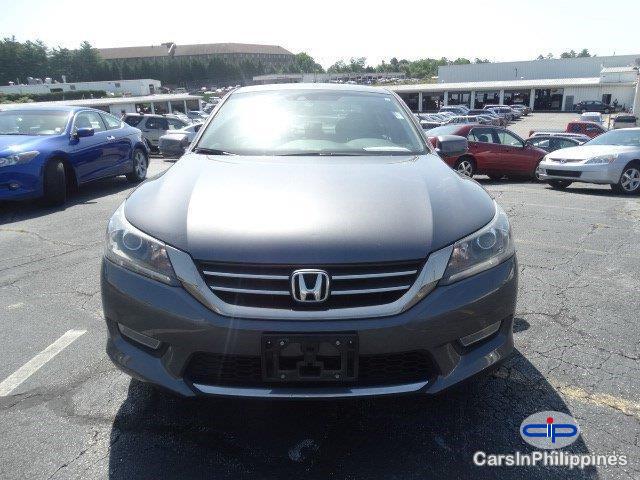 Honda Accord Automatic 2013 - image 2