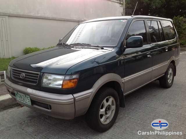 Toyota Revo - image 3