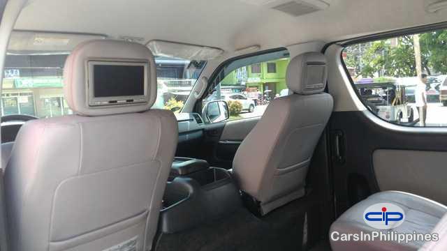 Toyota Hiace - image 3