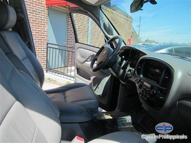 Toyota Sequoia Automatic 2005 - image 10