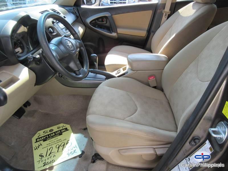 Toyota RAV4 Automatic 2010 - image 6