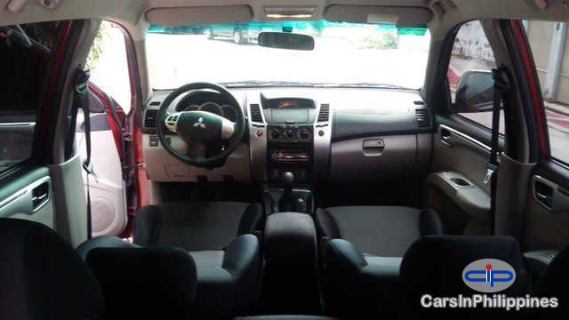 Mitsubishi Montero Sport Automatic 2011 - image 3