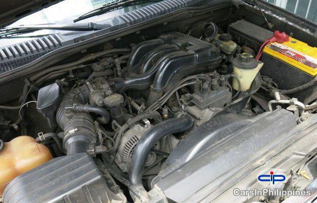 Ford Explorer - image 3