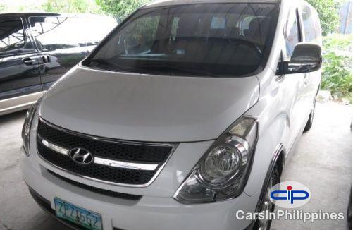 Pictures of Hyundai Starex