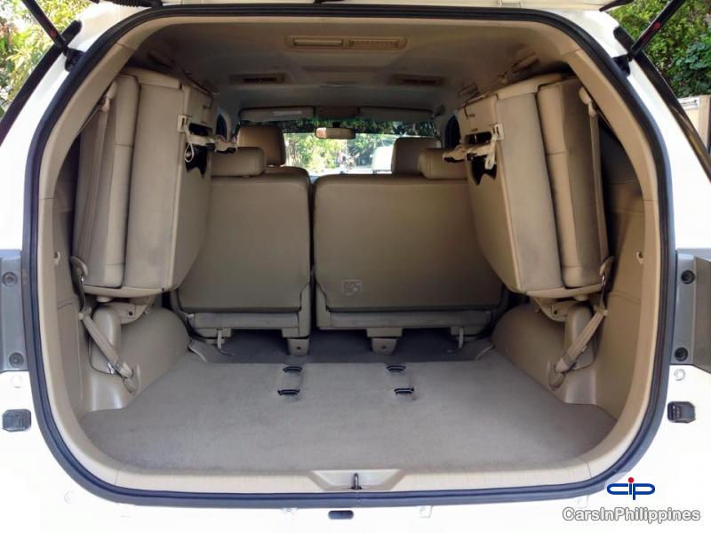 Toyota Fortuner Automatic 2010 - image 4