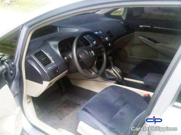 Honda Civic Automatic - image 3