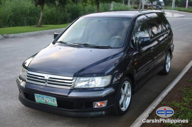 Pictures of Mitsubishi Grandis Automatic 2009