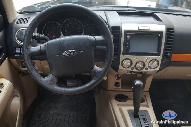 Ford Everest - image 2