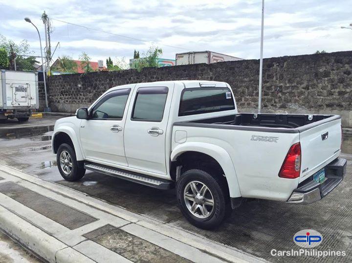 Isuzu D-Max Automatic 2010 - image 2