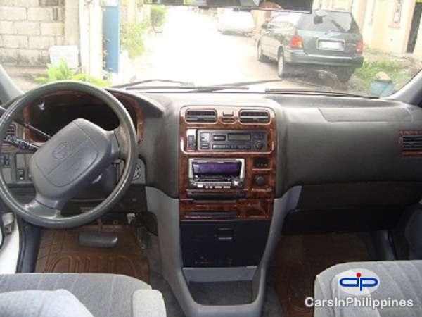 Toyota Granvia Automatic - image 3
