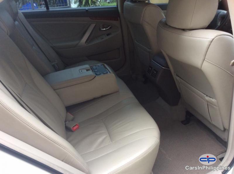 Toyota Camry Automatic - image 6