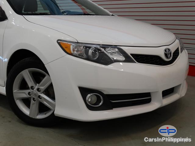 Toyota Camry Manual 2013 - image 2