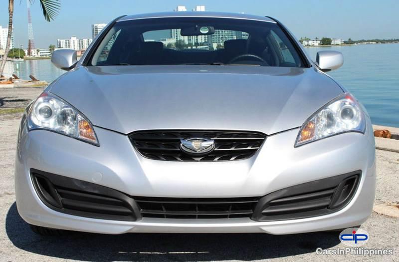 Hyundai Genesis Automatic 2010 - image 2