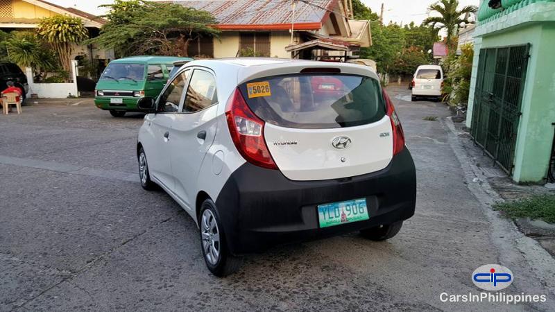 Hyundai Eon Automatic - image 3