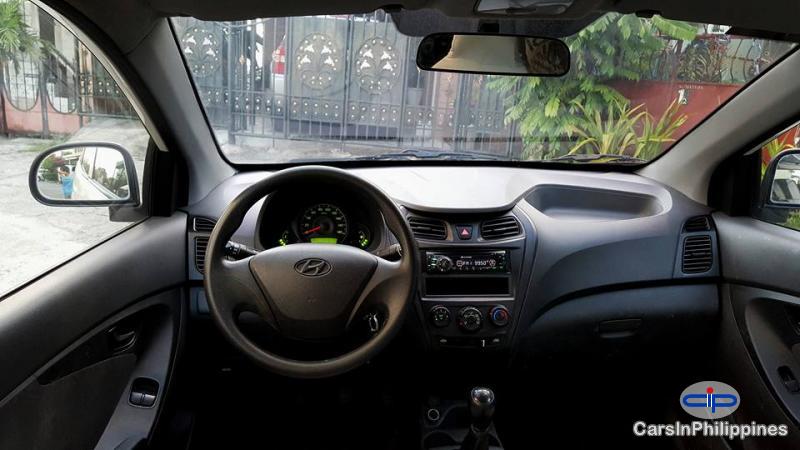 Hyundai Eon Automatic - image 5