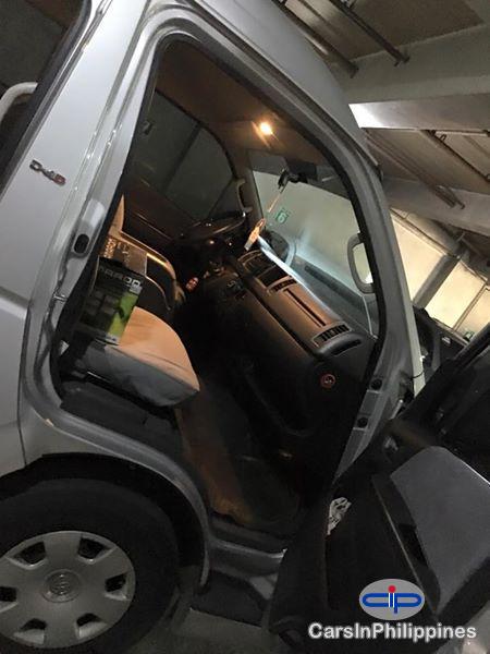 Toyota Hiace Manual 2010 - image 6