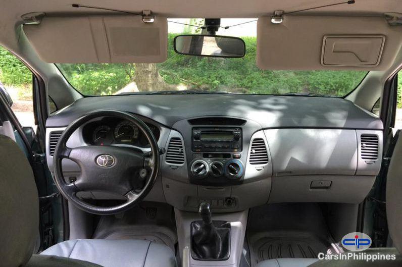 Toyota Innova - image 2
