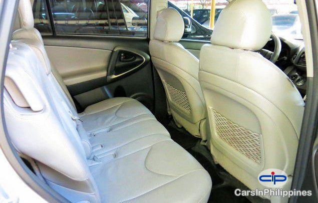 Toyota RAV4 - image 3