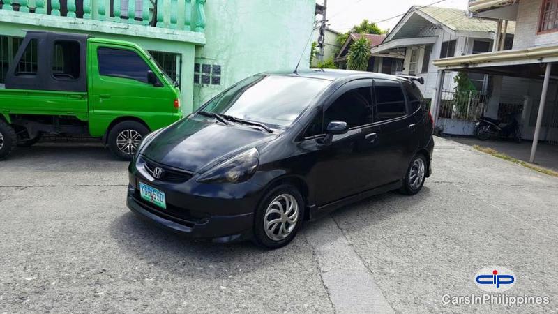 Honda Jazz Automatic - image 2