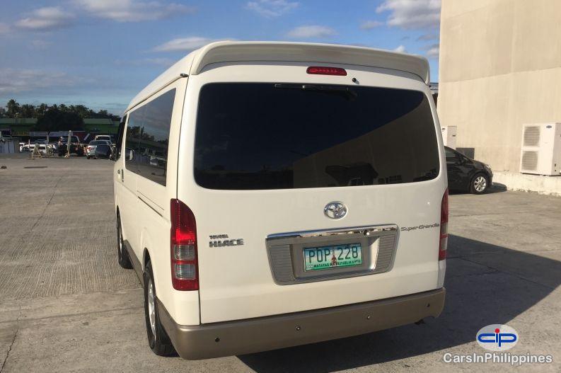 Toyota Granvia Automatic 2011 - image 2