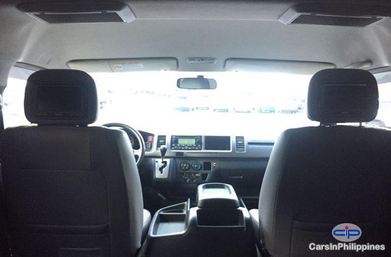 Toyota Granvia Automatic 2011 - image 3