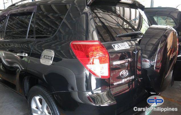 Toyota RAV4 - image 5