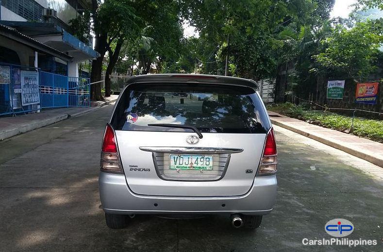Toyota Innova - image 6