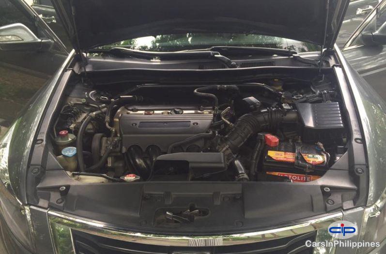 Honda Accord Automatic - image 5