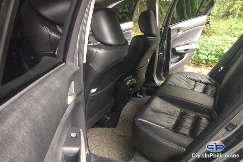 Honda Accord Automatic - image 6