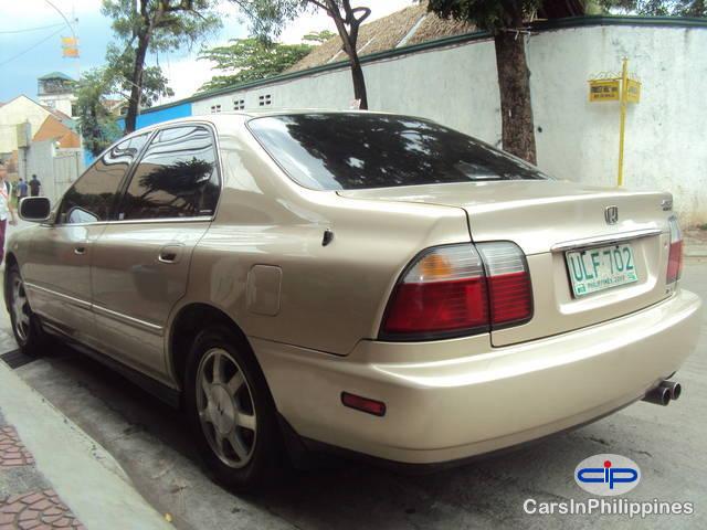 Honda Accord Automatic - image 3