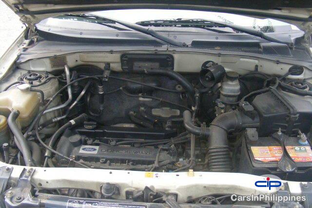 Ford Escape - image 3