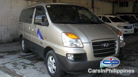 Pictures of Hyundai Starex