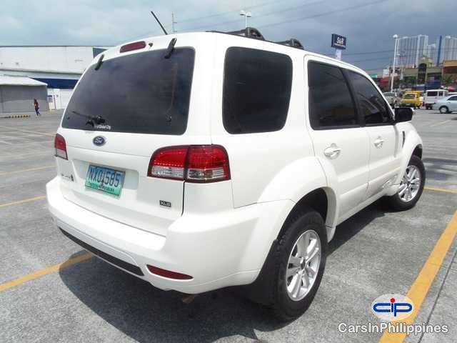 Ford Escape - image 3