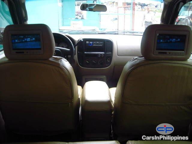 Ford Escape - image 2