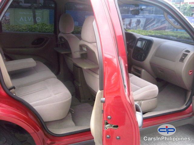 Ford Escape - image 2