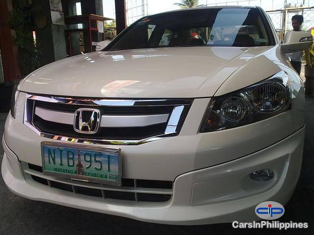 Honda Accord Automatic - image 2