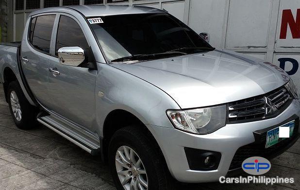 Pictures of Mitsubishi Strada Automatic