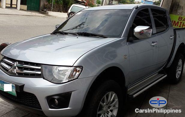 Mitsubishi Strada Automatic - image 3