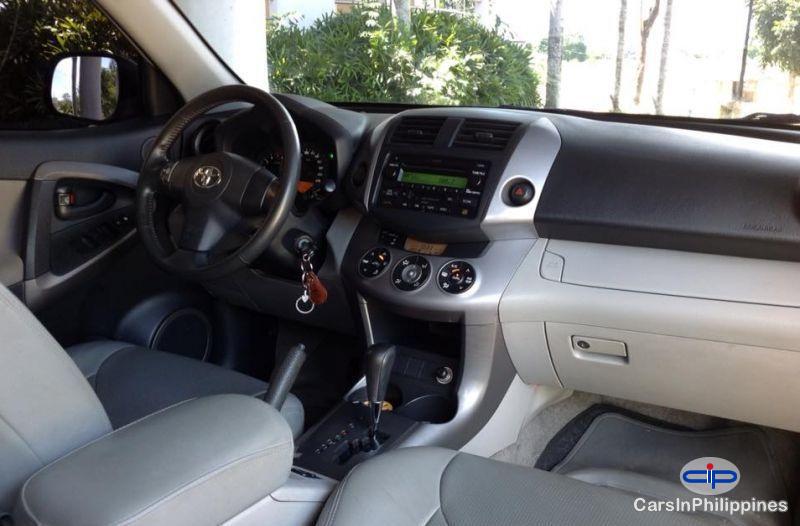 Toyota RAV4 Automatic - image 2