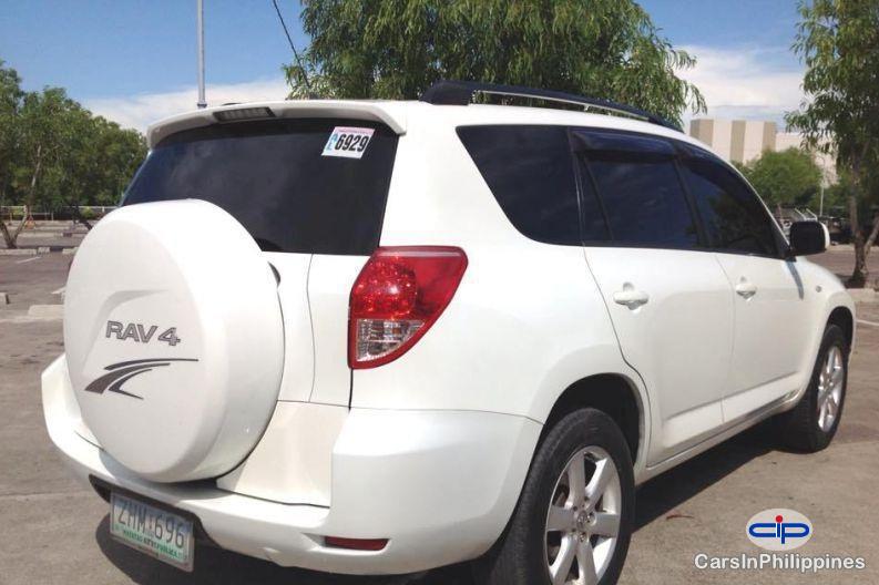Toyota RAV4 Automatic - image 9
