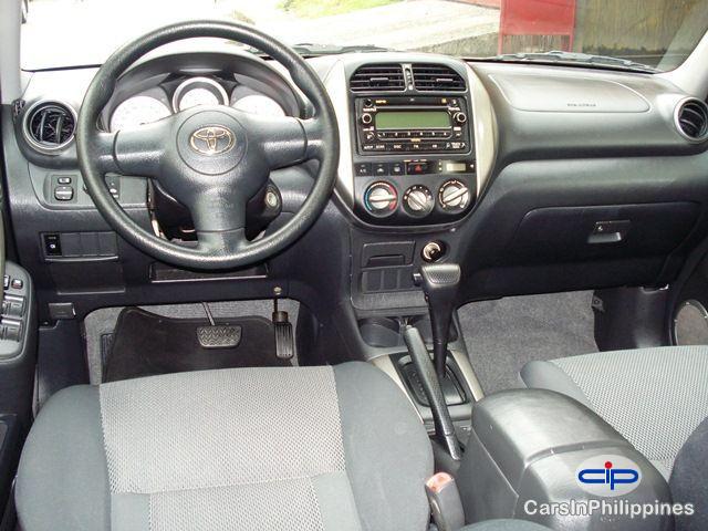 Toyota RAV4 Automatic - image 2