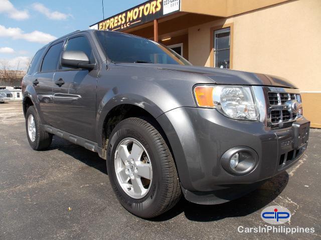 Pictures of Ford Escape Automatic 2010