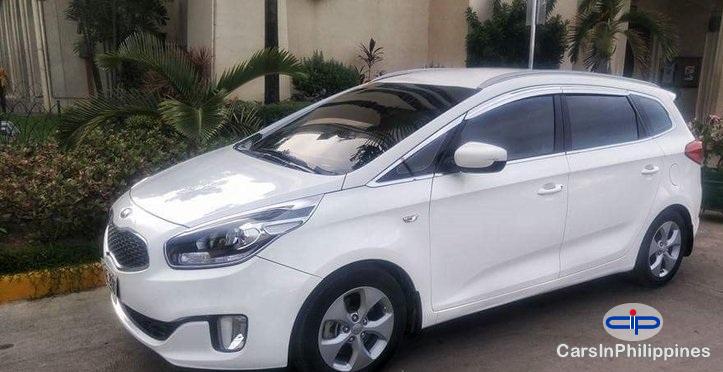 Pictures of Kia Carens Automatic 2013